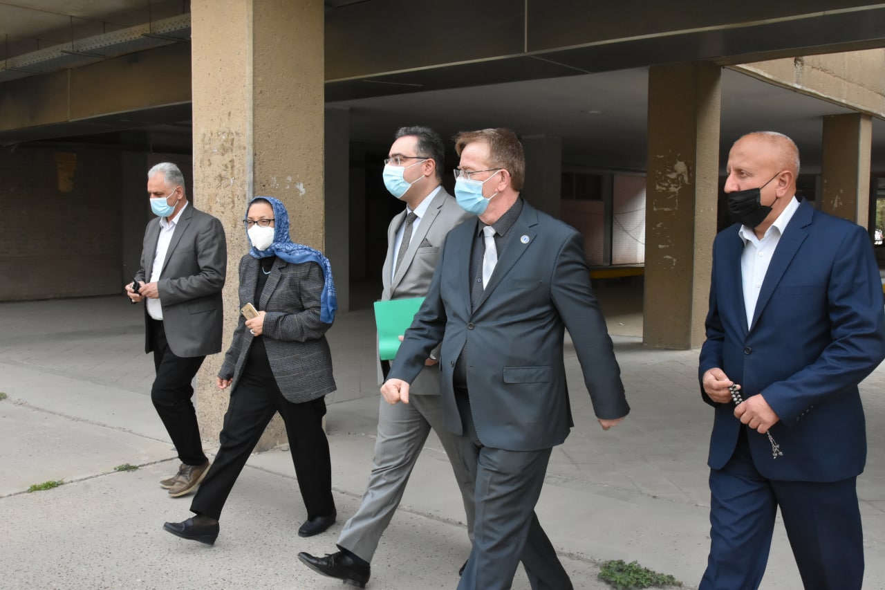 88E64779-7D12-4501-8DA1-F4CF6F5DDD9B