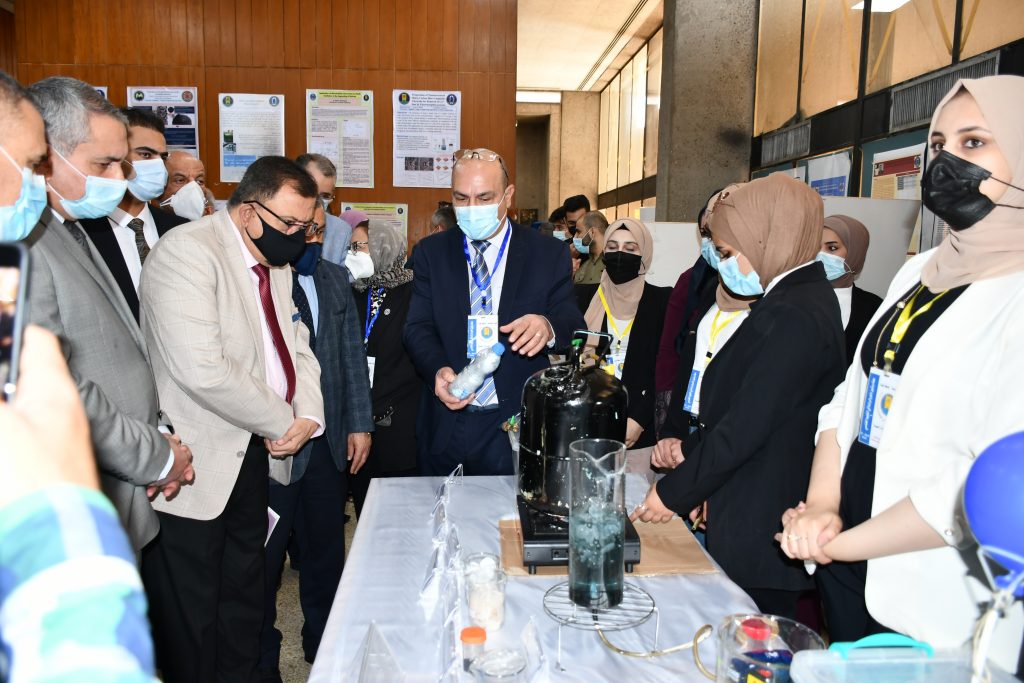 كلية الهندسة بجامعة بغداد تفتتح معرض النتاجات (3)