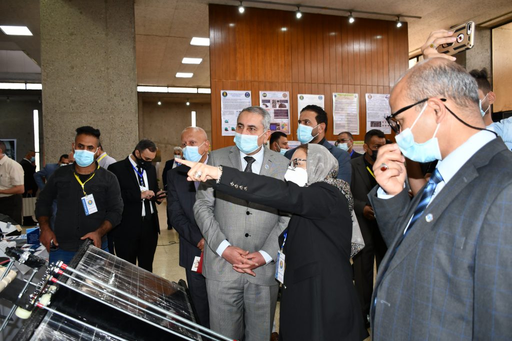 كلية الهندسة بجامعة بغداد تفتتح معرض النتاجات (6)