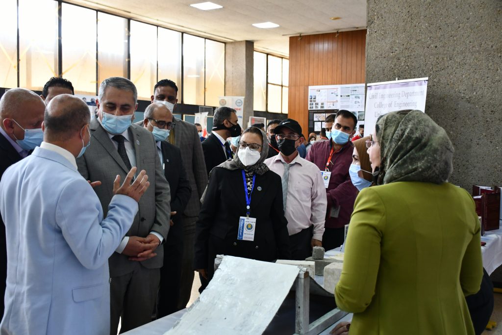 كلية الهندسة بجامعة بغداد تفتتح معرض النتاجات (8)