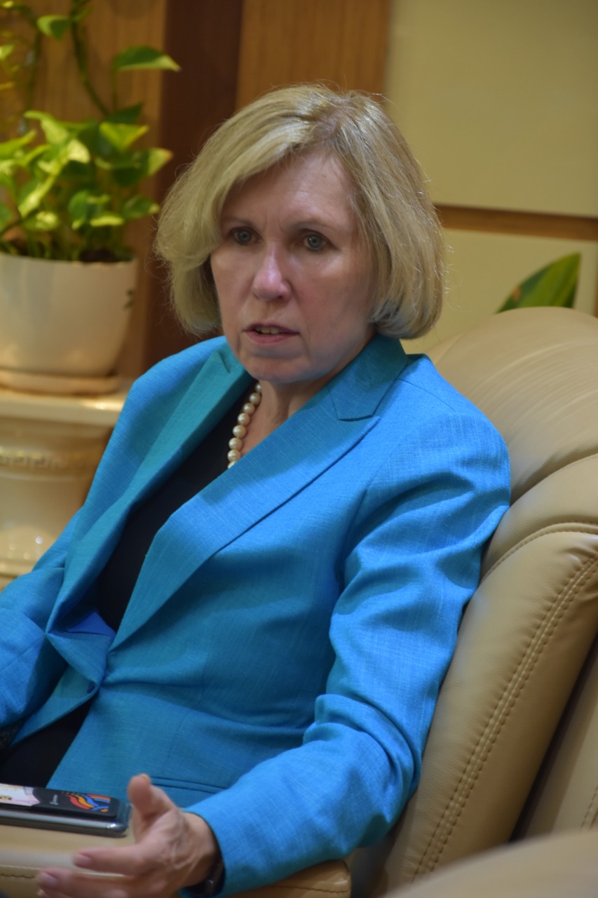 DCF0345D-49DF-4C33-845F-A38DE21E5287