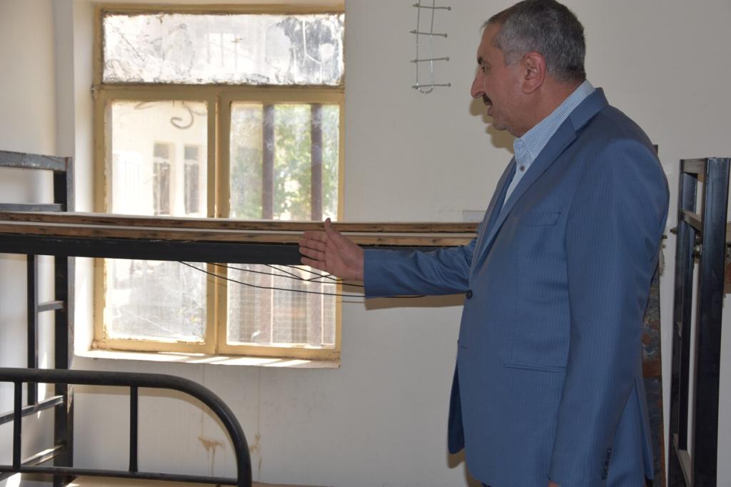 6B407E43-7CC5-4542-8AEF-0E53636BA4FA