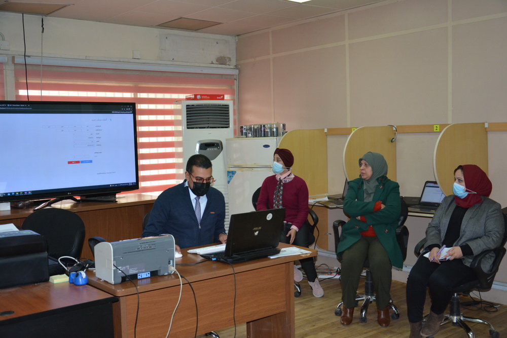 مركز الحاسبة يستقبل رئيس الجامعة للاطلاع على نظام الدراسات العليا (4)