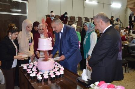 كلية العلوم تحتفي بيوم المرأة العالمي ايمانا بدورها الفاعل في العلم و المجتمع3