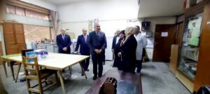 رئيس جامعة بغداد يزور مركز ومتحف التاريخ الطبيعي (1)