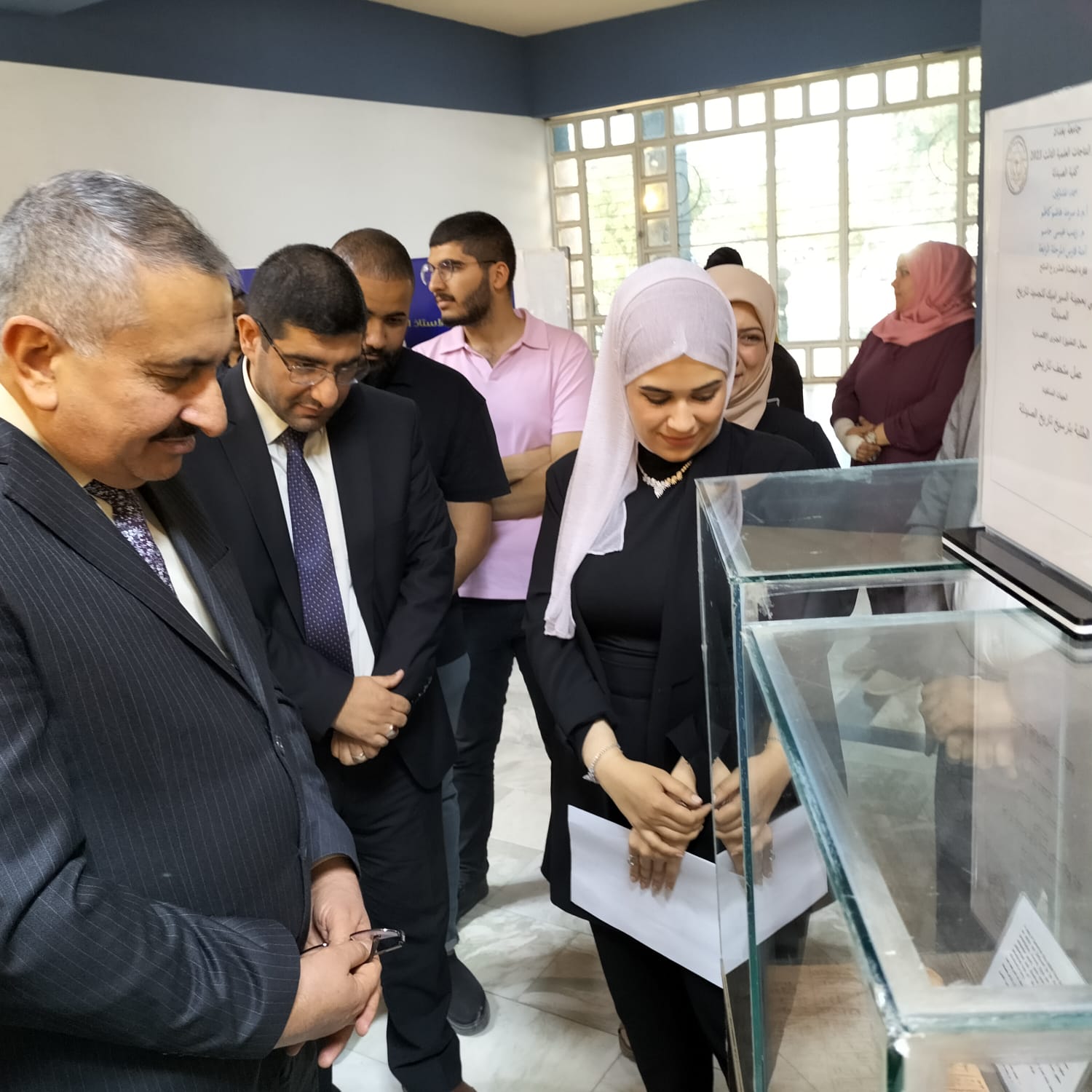 EA589F33-91C0-41B8-989F-2BAE3B24653E