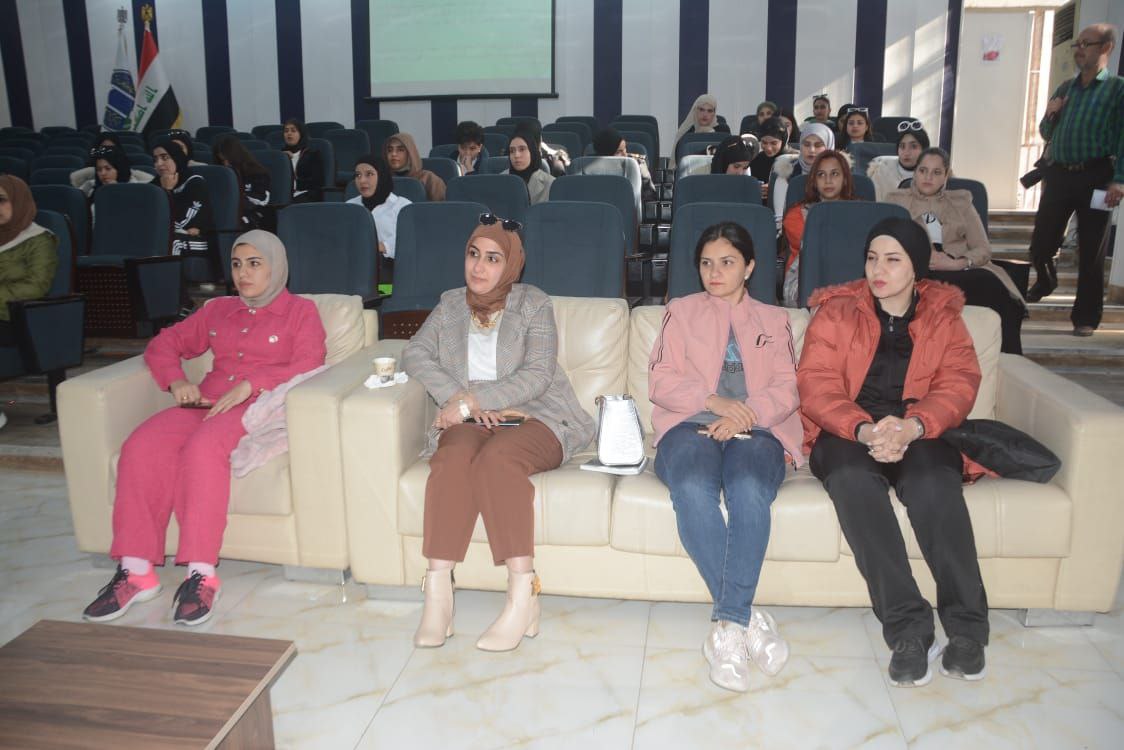 كلية التربية البدنية للبنات تقيم دورة تدريبية عن (قانون (2)