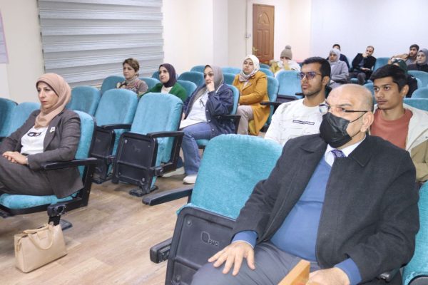 جامعة بغداد تنظم ندوة حول دور المرأة في حفظ امن المجتمع (1)