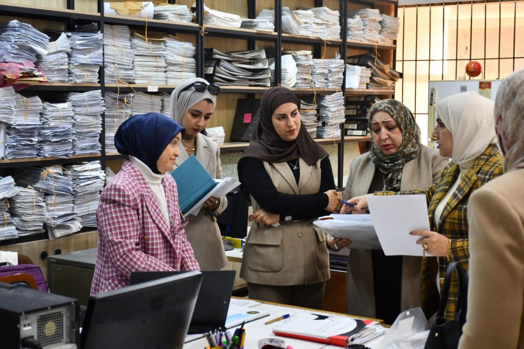 لجنة وزارية تتفقد سير امتحانات الدراسات العليا في كلية الهندسة (6)